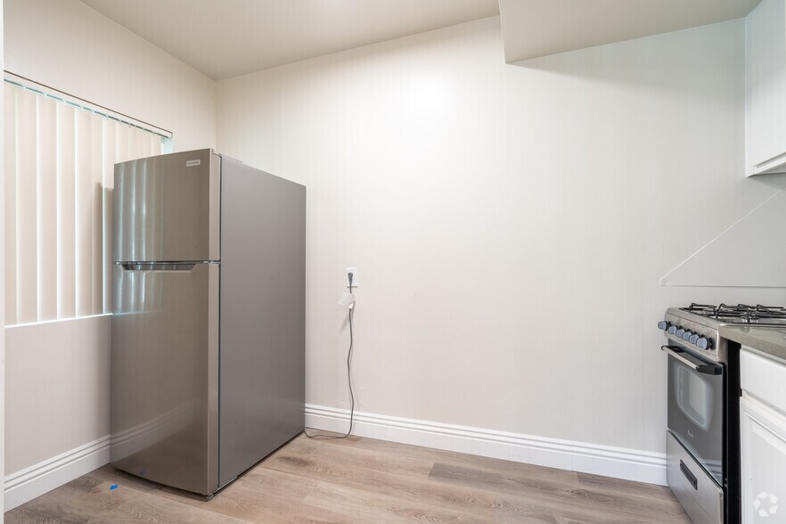 More Photos Of 618-620 W Route 66, Glendora Apartments For Sale