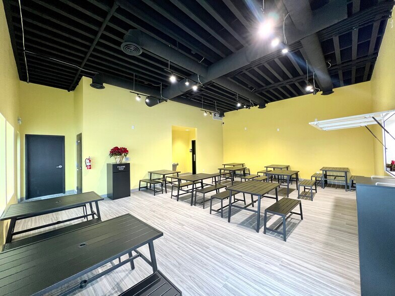 More Photos Of 6494 W Skagit, Kennewick Restaurant For Lease