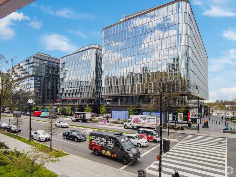 More Photos Of 670 Maine Ave SW, Washington Office For Lease