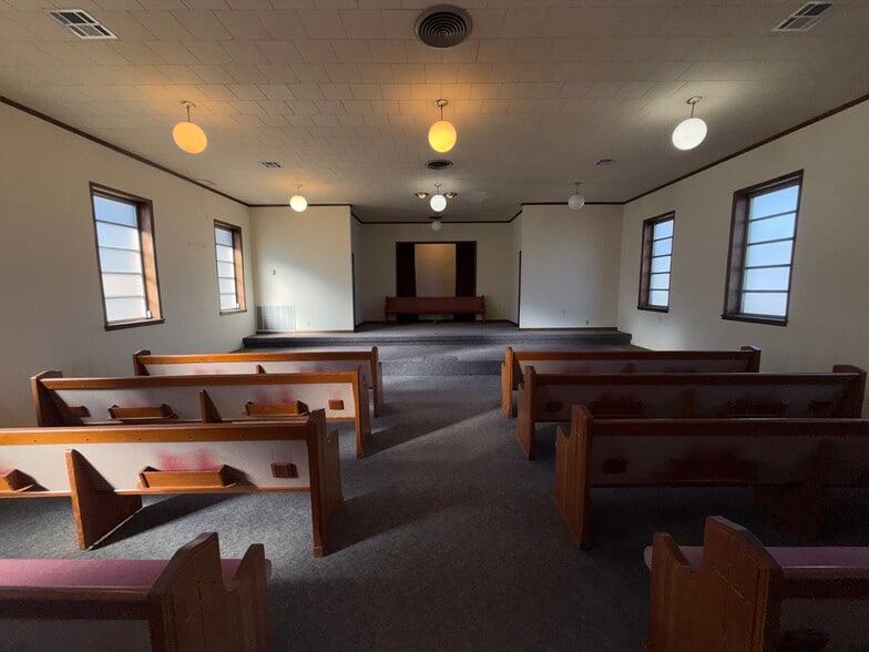 More Photos Of 702 E Church St, Atmore Specialty For Sale