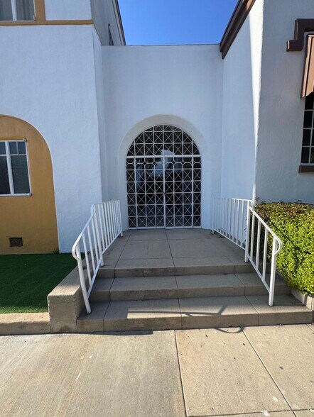 More Photos Of 1209 E Garfield Ave, Glendale Schools For Lease
