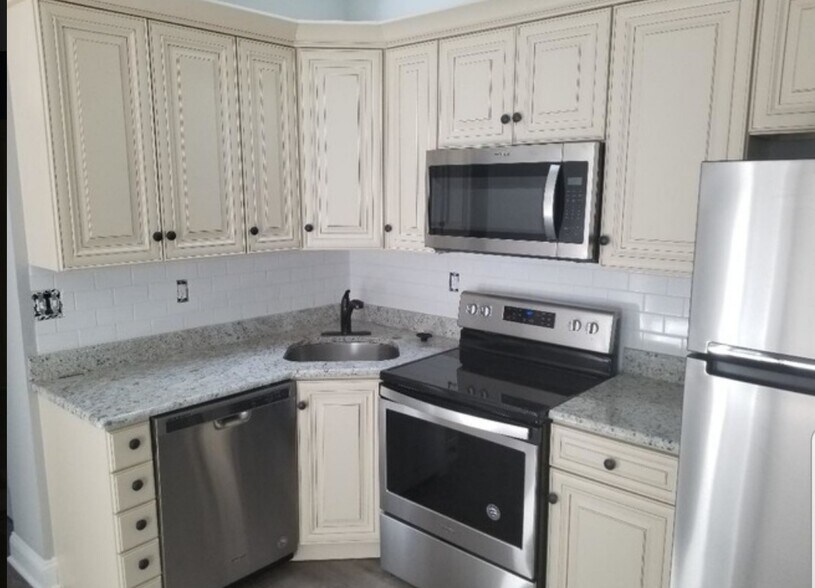 More Photos Of 11 E State St, Media Storefront Retail Residential For Sale