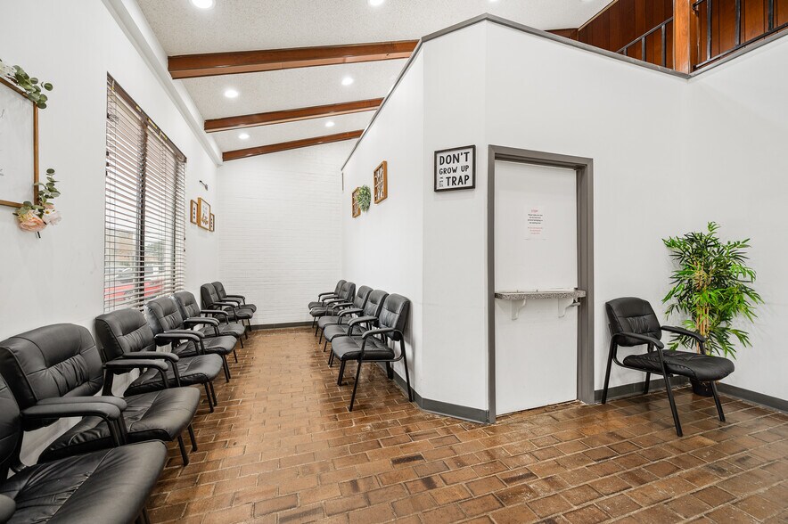More Photos Of 3339 Fairview St, Pasadena Medical For Lease