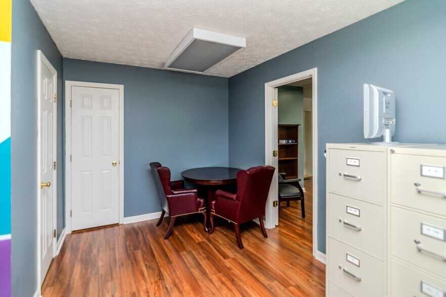 More Photos Of 100-102 Consumer Ln, Frankfort Office For Sale