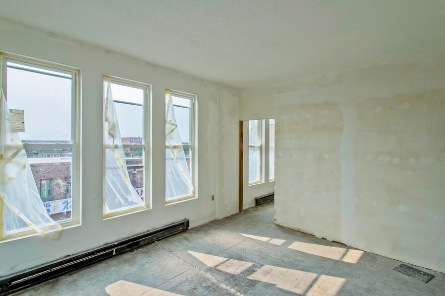 More Photos Of 445-447 High St, Holyoke Storefront Retail Residential For Sale