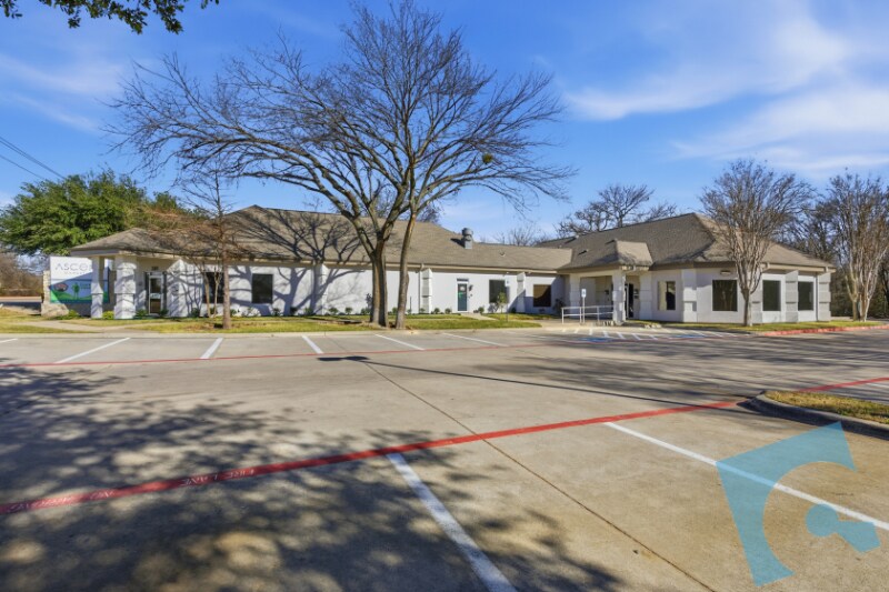 More Photos Of 2301 Ira E Woods Ave, Grapevine Office For Sale
