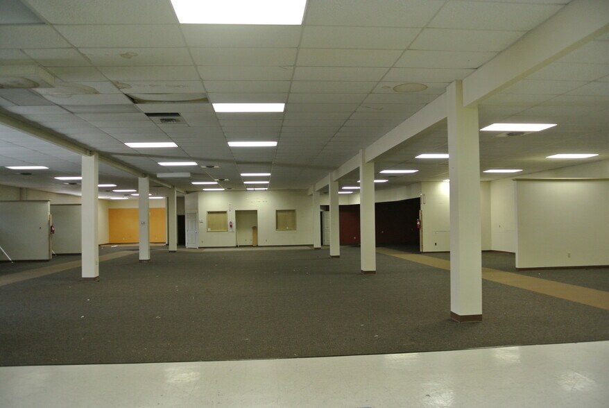 More Photos Of 3210 N Government Way, Coeur d'Alene Freestanding For Lease