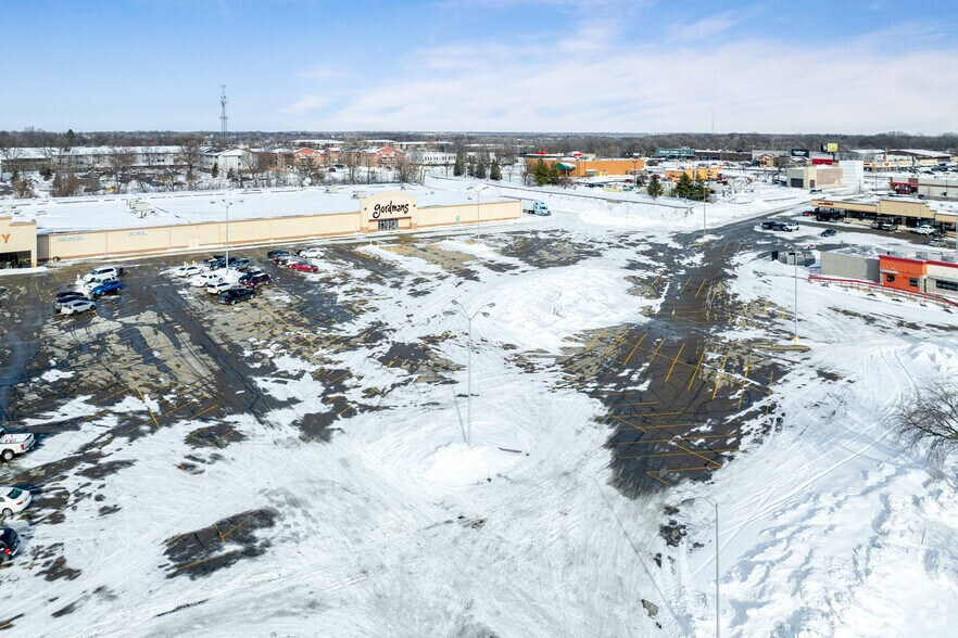 More Photos Of 1160-1300 E Army Post Rd, Des Moines Unknown For Lease