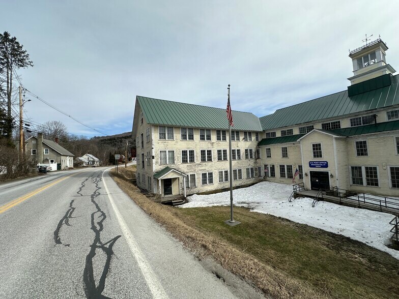 More Photos Of 100-102 Mill Rd, Bridgewater Storefront For Lease