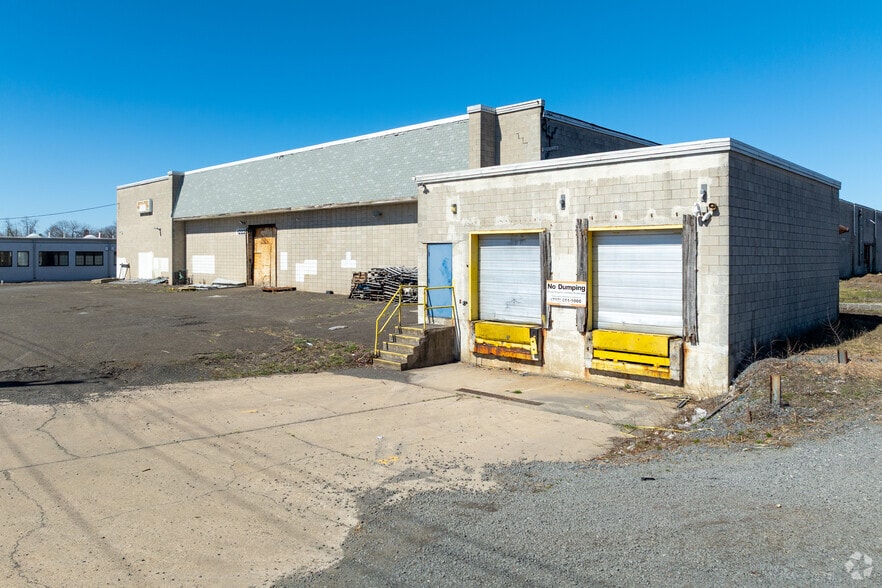 More Photos Of 1437 E State St, Hamilton Unknown For Lease