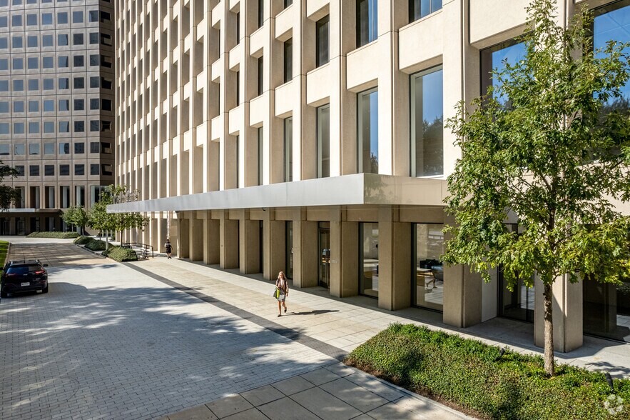 More Photos Of 1200 Smith St, Houston Office For Lease