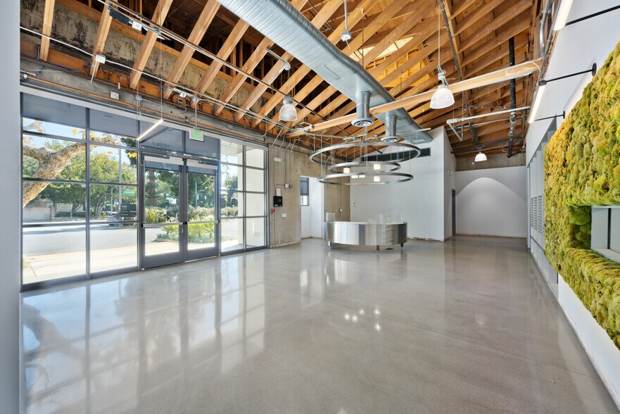 More Photos Of 10567 Jefferson Blvd, Culver City Loft Creative Space For Lease