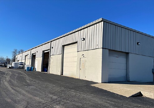 More Photos Of 470 Conway Ct, Lexington Light Distribution For Lease