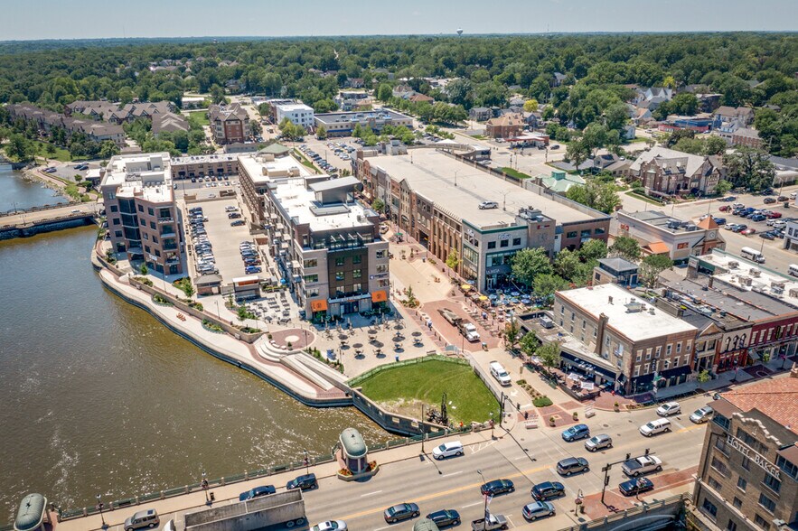 More Photos Of S 1st St, St Charles Unknown For Lease