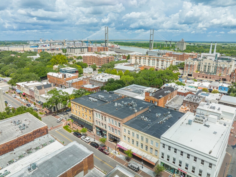 More Photos Of 322 W Broughton St, Savannah Storefront For Lease