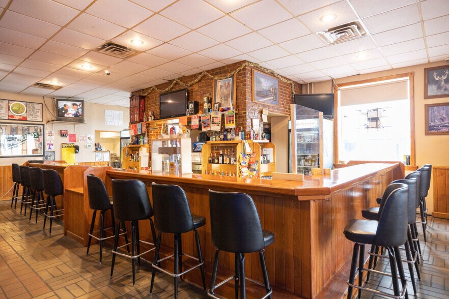 More Photos Of 100 S Washington St, Lake City Restaurant For Sale