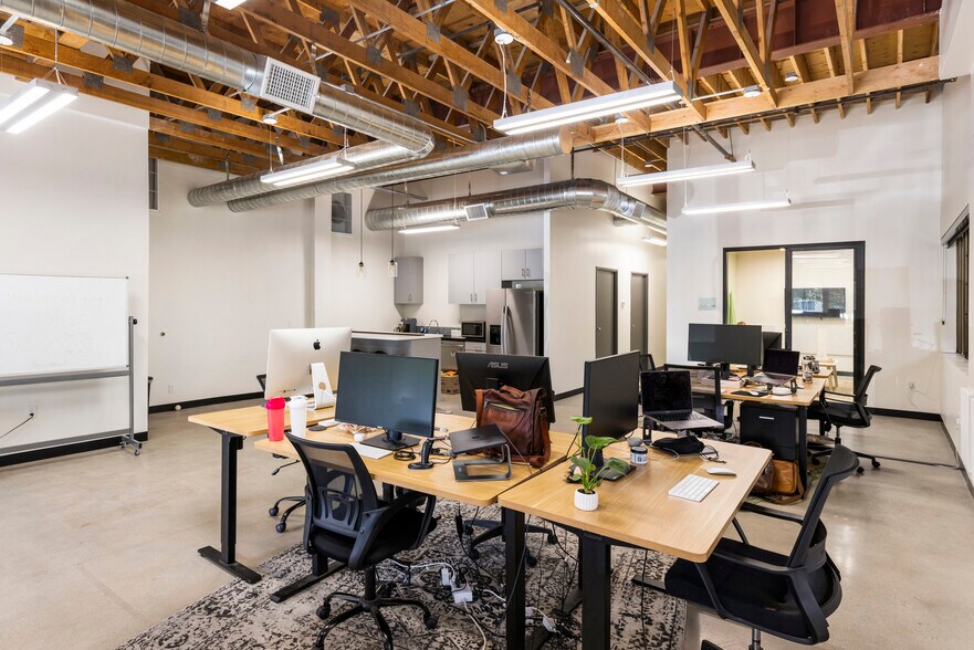 More Photos Of 5839 Green Valley Cir, Culver City Office For Lease