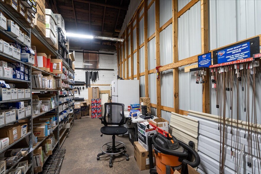 More Photos Of 317 General Daniel Ave N, Danielsville General Retail For Sale