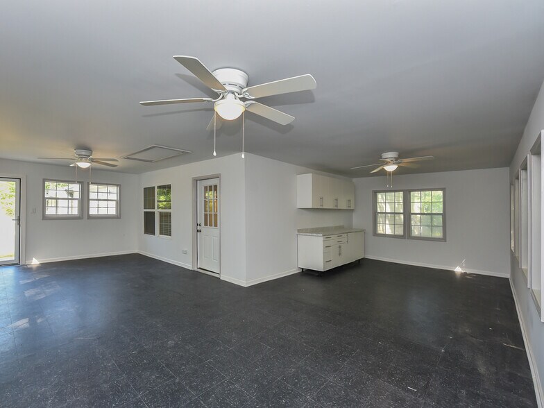 More Photos Of 225 Douglas St, Holly Springs Apartments For Sale