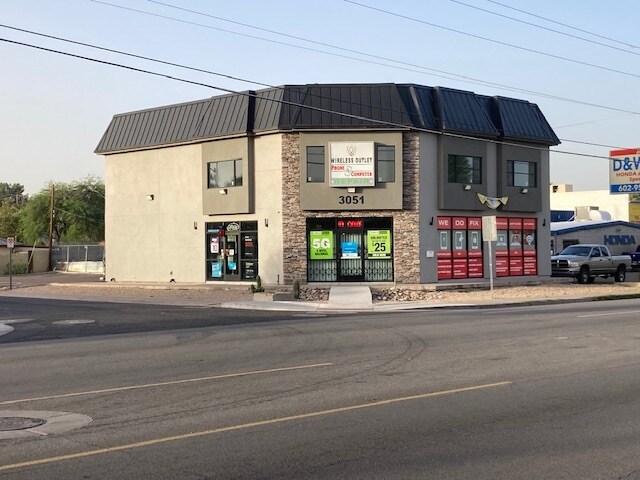 Primary Photo Of 3051 E Thomas Rd, Phoenix Freestanding For Lease