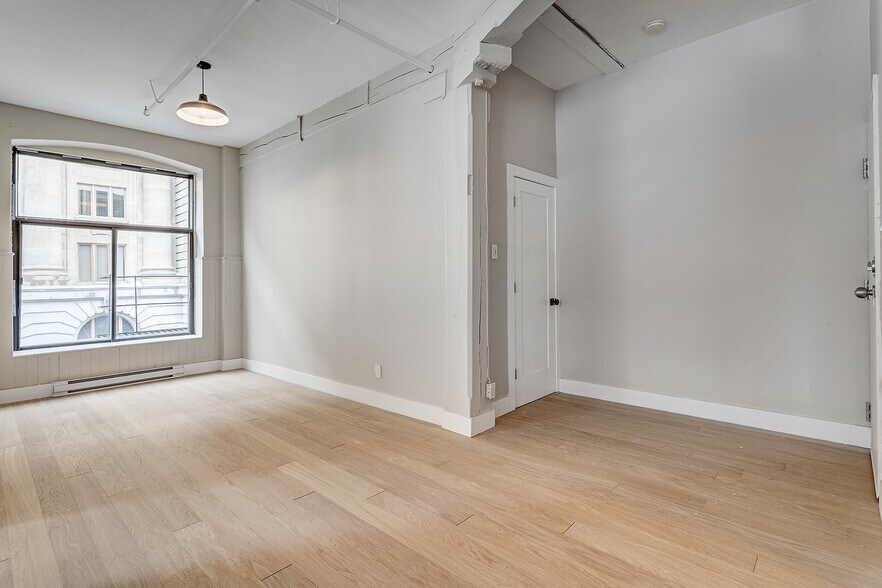 More Photos Of 110-112 Rue McGill, Montréal Apartments For Sale