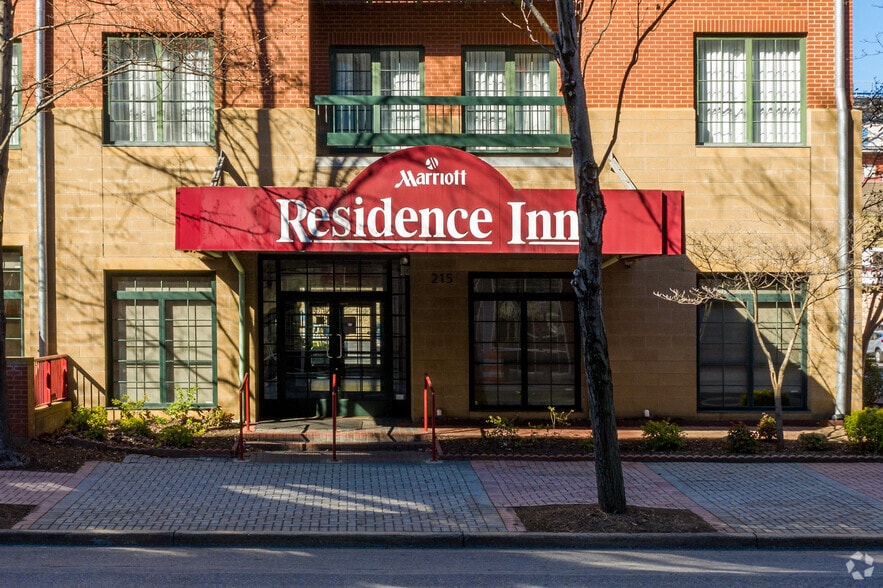 More Photos Of 215 Chestnut St, Chattanooga Hotel For Sale