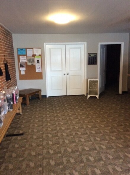 More Photos Of 315 N Main St, Burlington General Retail For Sale