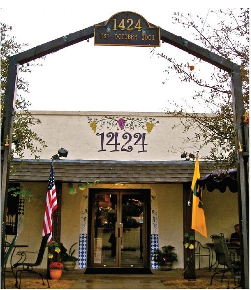 Primary Photo Of 1424 Washington Ave, Waco Restaurant For Sale