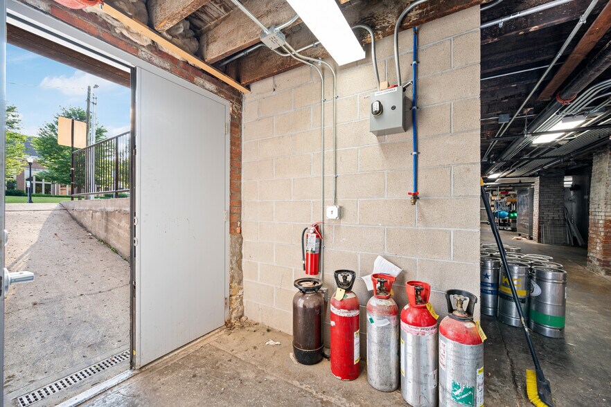 More Photos Of 144 W Liberty St, Wooster Office For Sale
