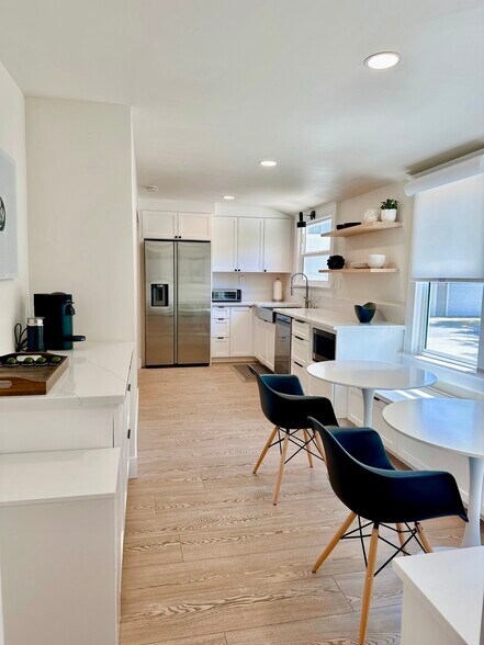 More Photos Of 212 Judah St, Roseville Loft Creative Space For Lease