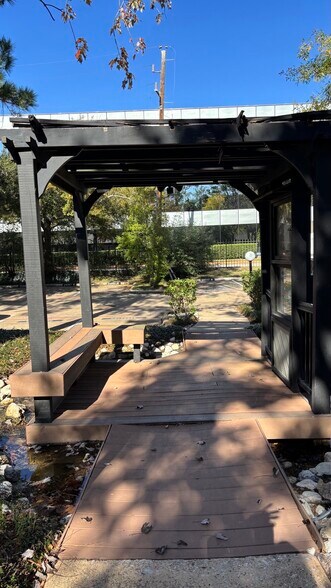 More Photos Of 14343 Torrey Chase Blvd, Houston Office For Sale