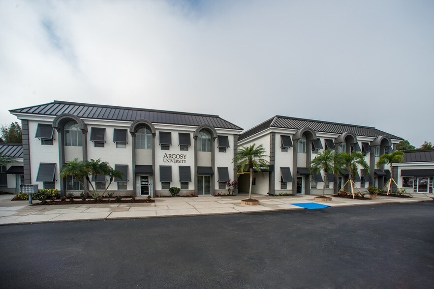 More Photos Of 5250 17th St, Sarasota Office For Lease