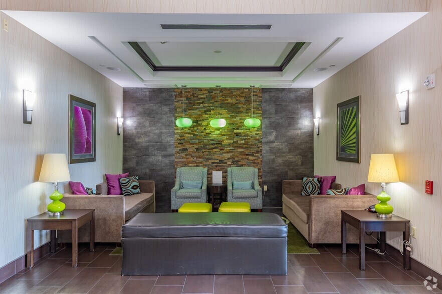 More Photos Of 9120 West Rd, Houston Hotel For Sale