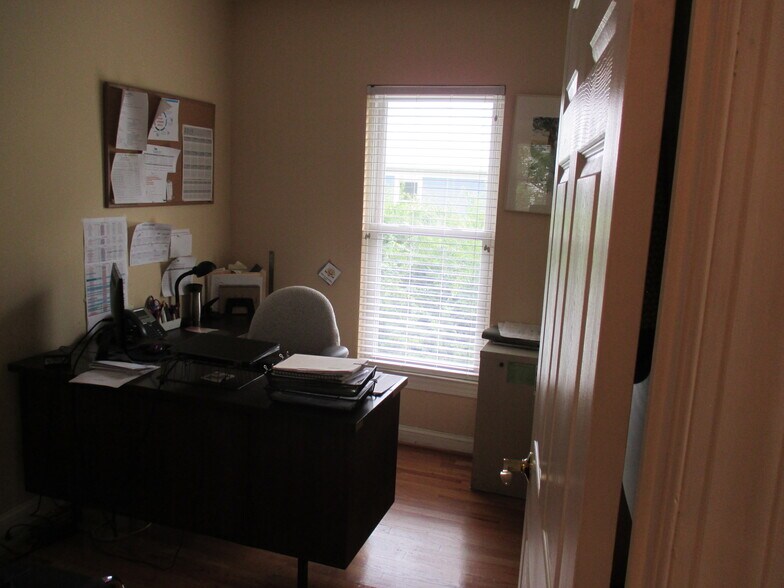 More Photos Of 124 Wells Ave NW, Roanoke Office Residential For Sale