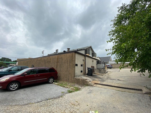 More Photos Of 2581 W Chester, Broomall Storefront For Lease