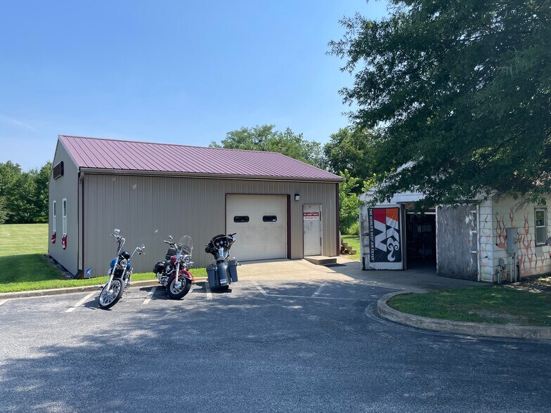 More Photos Of 4761 Summit Bridge Rd, Middletown Storefront For Sale