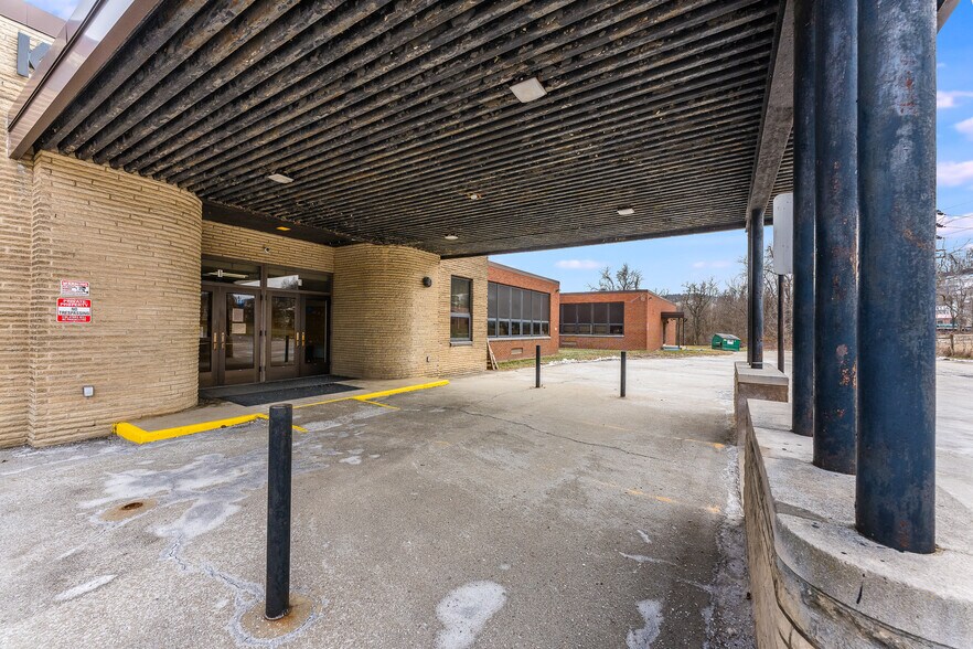 More Photos Of 300 North St, Waynesburg Schools For Sale