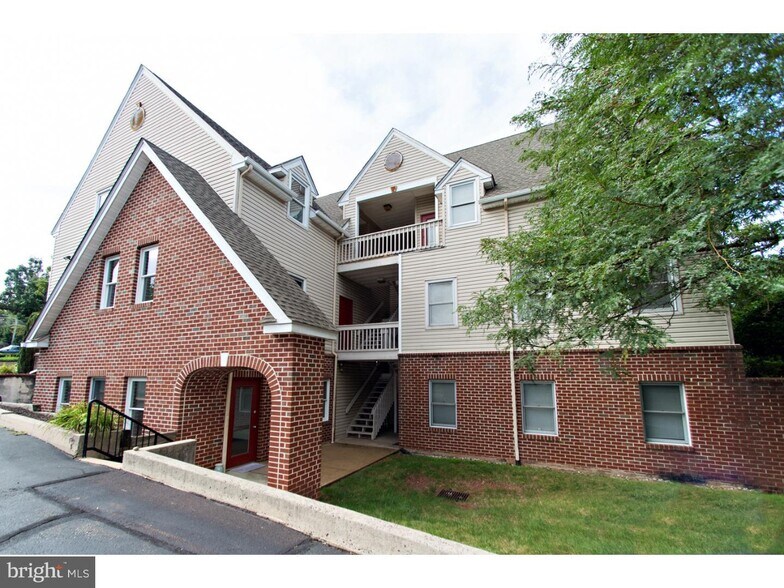 More Photos Of 2500 E High St, Pottstown Office For Sale