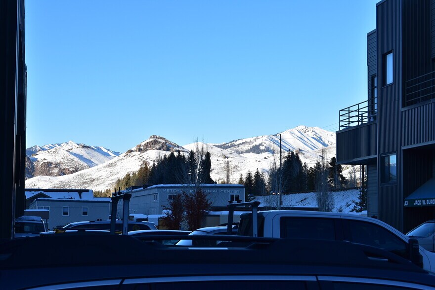 More Photos Of 471 E 10th St, Ketchum Warehouse For Sale