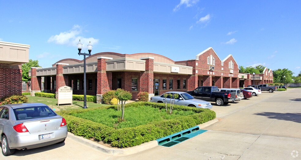 More Photos Of 1401 S Douglas Blvd, Midwest City Office For Lease