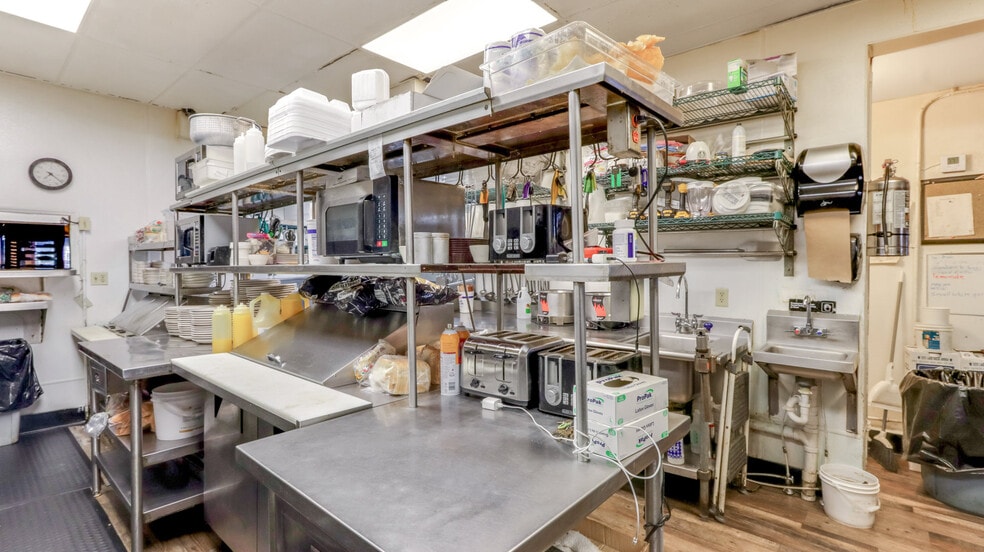 More Photos Of 1418 Main St, Bloomer Restaurant For Sale