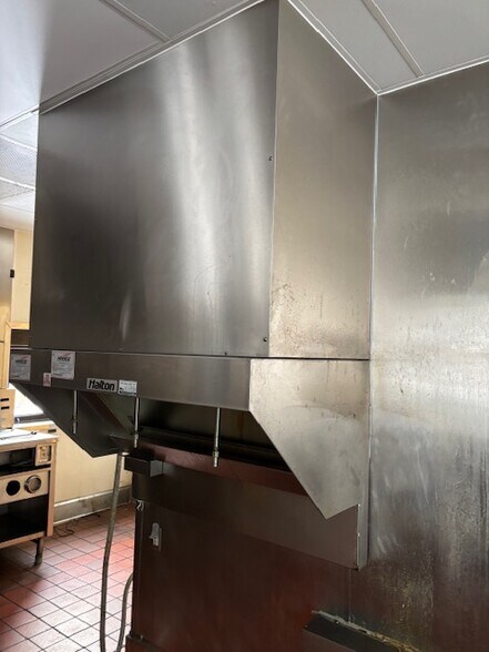 More Photos Of 1266 Canton Rd, Akron Fast Food For Lease