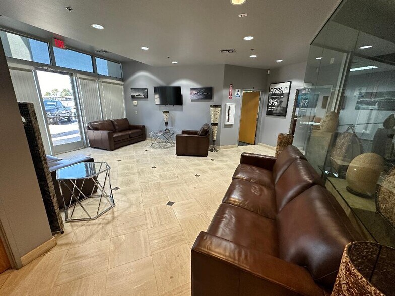 More Photos Of 7575 E Redfield Rd, Scottsdale Flex For Lease