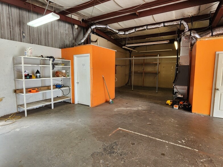 More Photos Of 17910 41 Hwy N, Lutz Industrial For Lease