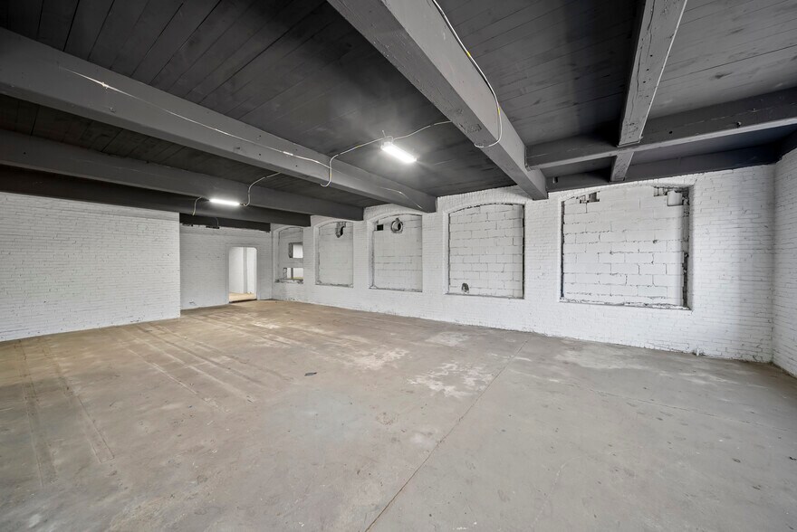 More Photos Of 174 N Main St, Franklin Light Manufacturing For Sale