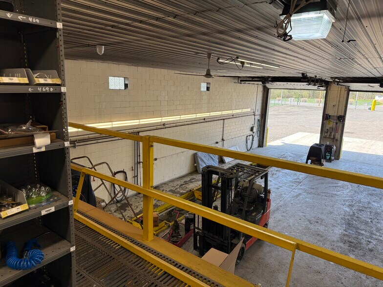 More Photos Of 4881 Pittsburgh Rd, Harrisville Light Distribution For Sale