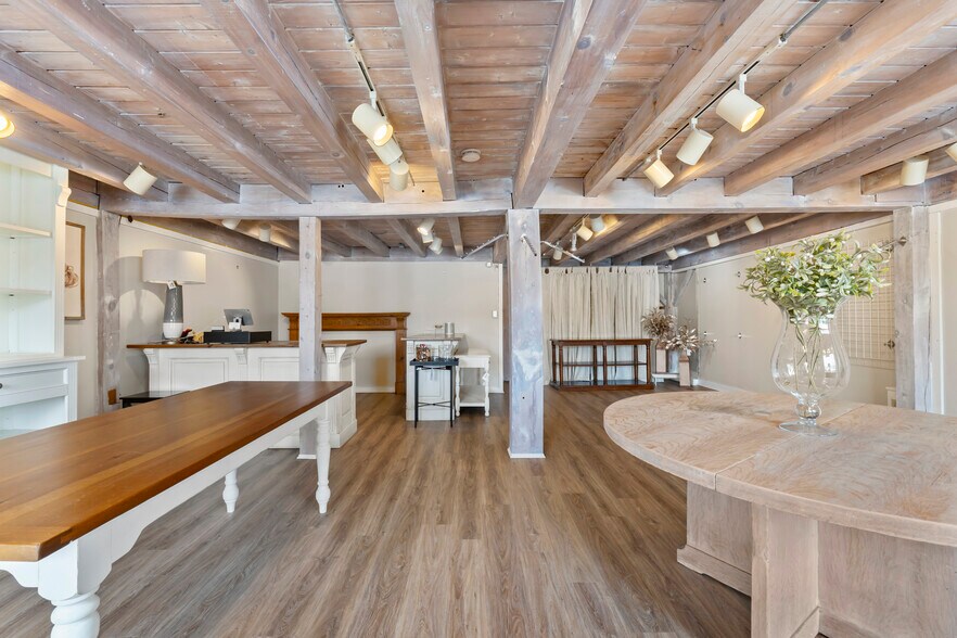 More Photos Of 2049 Post Rd, Wells Storefront Retail Office For Lease