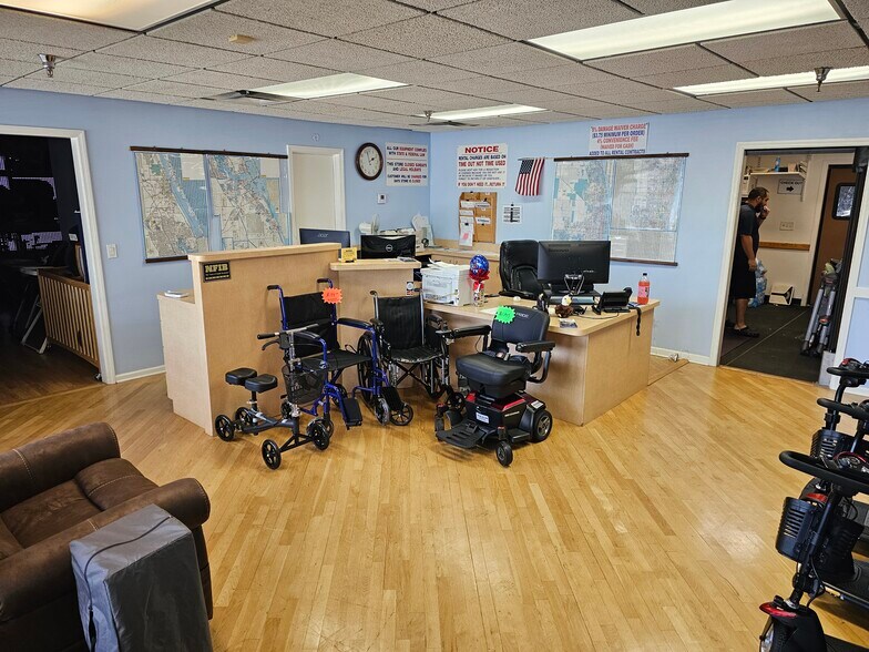 More Photos Of 4152-4230 Blue Heron Blvd W, Riviera Beach Medical For Lease