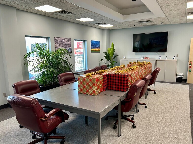 More Photos Of 2575 Ouellette Pl, Windsor Office For Lease