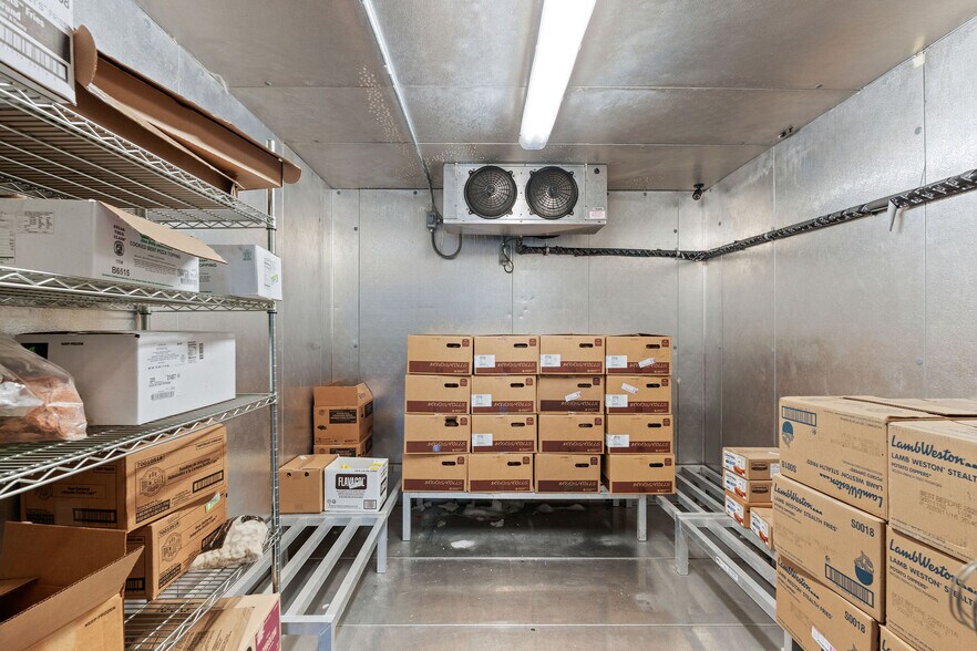 More Photos Of 205 18th St, Kalispell Fast Food For Sale